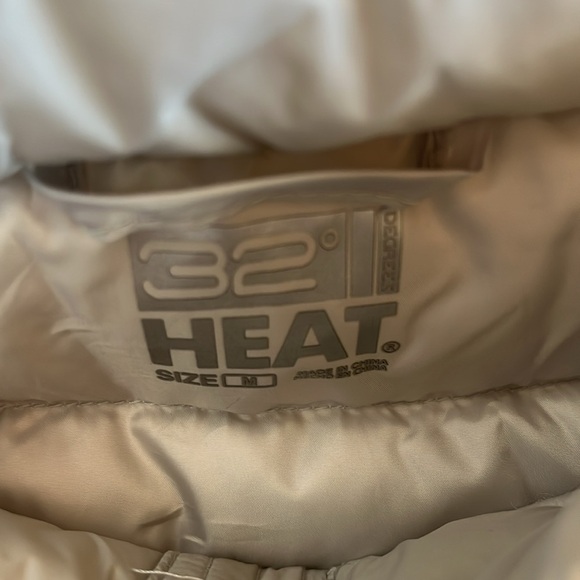 32 Degrees Women's Light Gray Mid Light Puffer Jacket Size M New With Tag - Picture 7 of 10